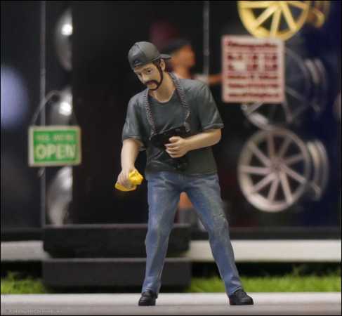 1:18 Karl Fotograf Figur